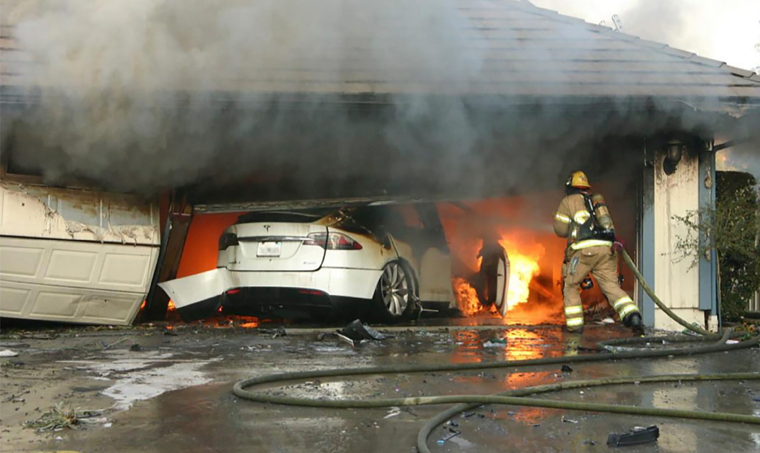 You are currently viewing Fighting electric vehicle fires in buildings